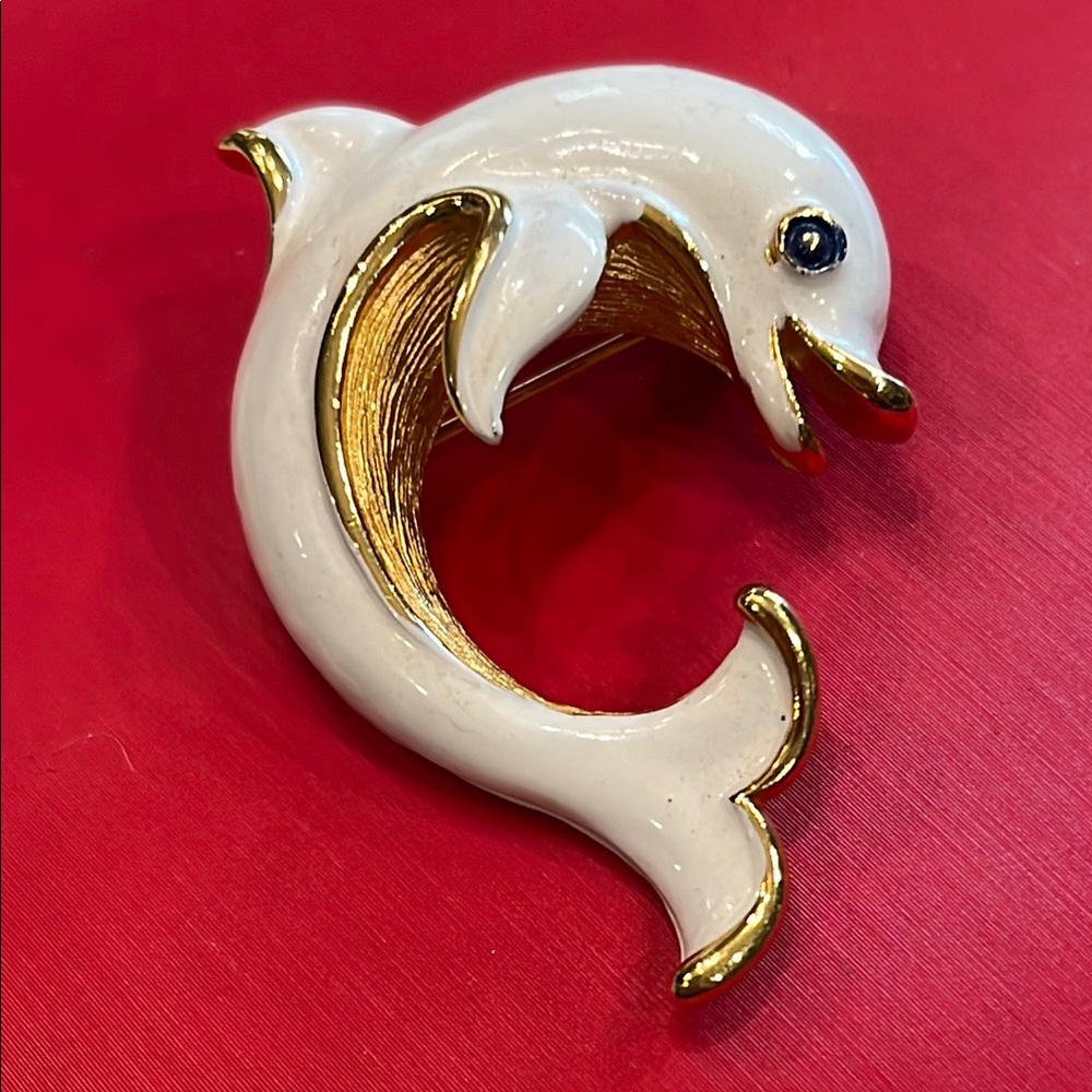 Vintage Signed Crown Trifari Absolutely Sweet White Enamel Happy Dolphin Brooch